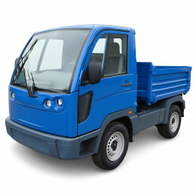 Front- und Seitenansicht eines blauen Multicar Fumo Euro 3 Kommunalfahrzeugs mit Pritschenaufbau, aufgenommen auf einem Firmenge Fumo Euro 3