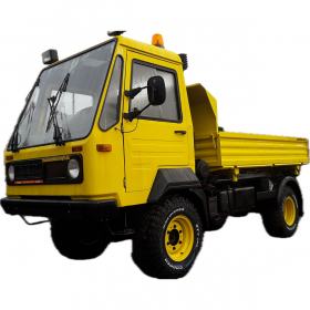 Multicar M26.2 mit gelber Lackierung, IVECO 2,5l Motor und robuster Bereifung, aufgenommen im Außenbereich. M26.2 - IVECO 2,5l