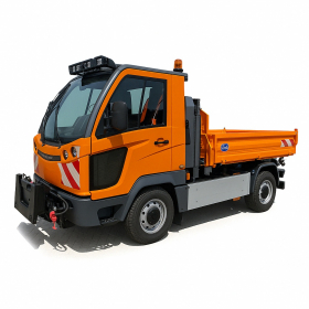 Ein kompakter, orangefarbener Multicar mit Kipppritsche und Frontanbauplatte Das Fahrzeug ist für den kommunalen Einsatz konzipi M27 compact